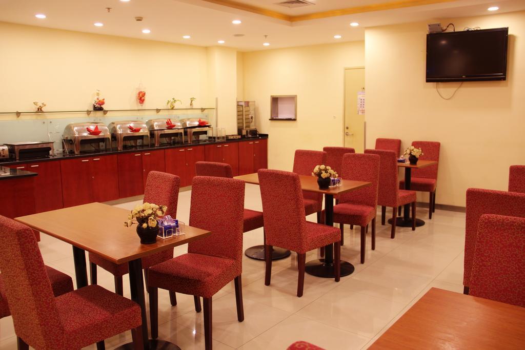 Hanting Express Shanghai Jinqiao Middle Yanggao Road Exterior foto